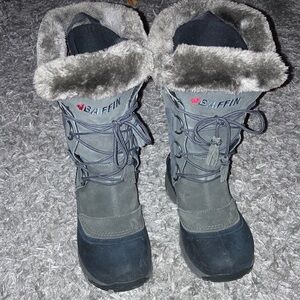 Baffin Women's Kristi Insulated Suede Winter Boots gray black warm size 6 tall